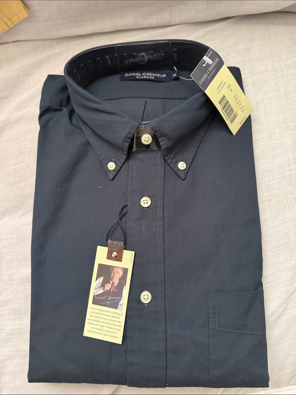 Lot of 2 men’s shirts (1) Daniel cremieux navy (1) Pendleton gold. Size medium - Picture 5 of 7